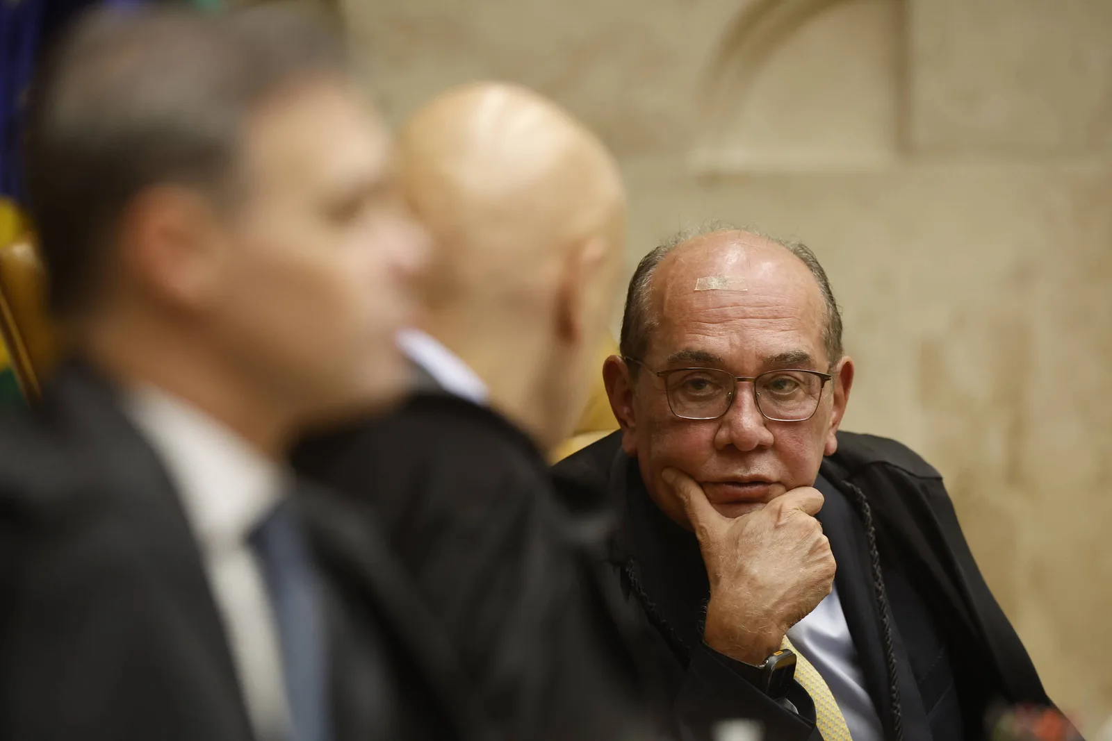 Gilmar Mendes propõe barrar policiais e militares em gabinetes do STF
