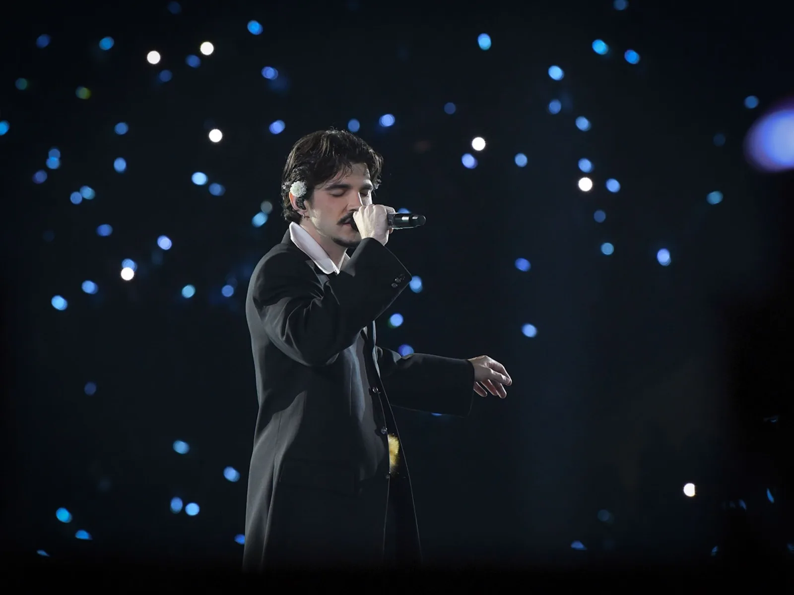 Netflix divulga teaser de documentário sobre o cantor Jão