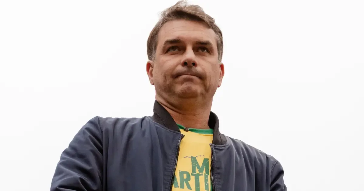 Equipe de Flávio Bolsonaro prepara pacote fiscal de até 200 bilhões de reais