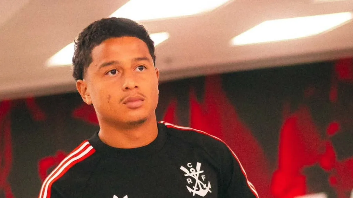 Flamengo aposta em evolução de Anthony Valencia após início com poucos minutos