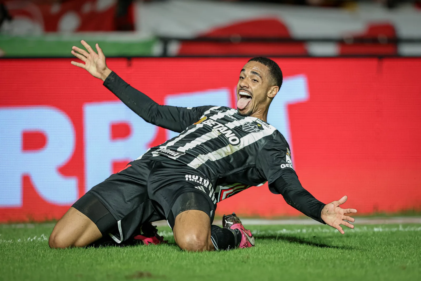 Criciúma confirma Rômulo Júnior, do Atlético-MG, até março de 2027