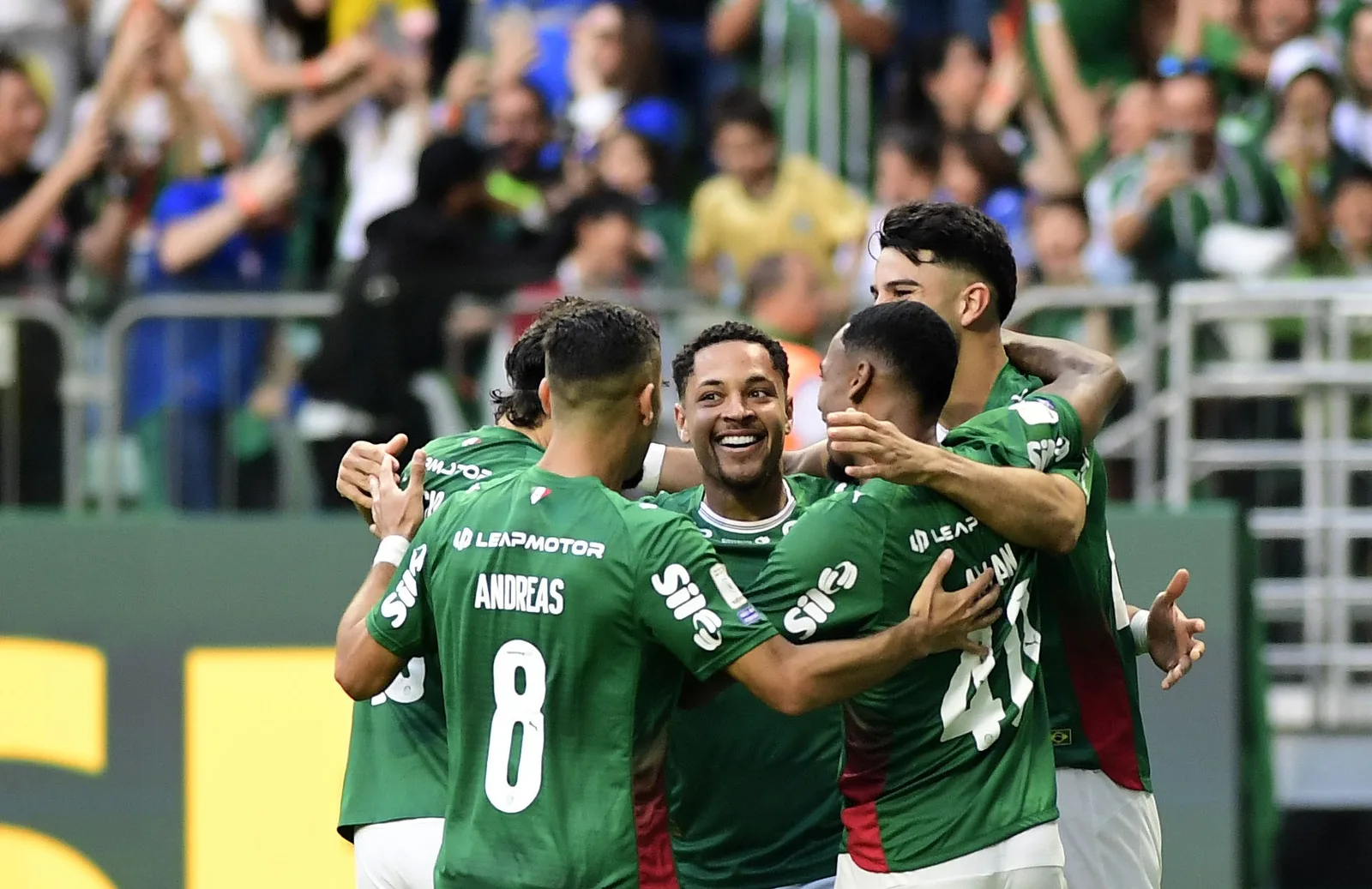 Flamengo e Coritiba aparecem fortes nos palpites da 26ª rodada