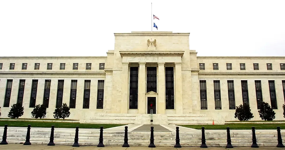 Rendimento dos títulos americanos pressiona crédito antes de reunião do Fed