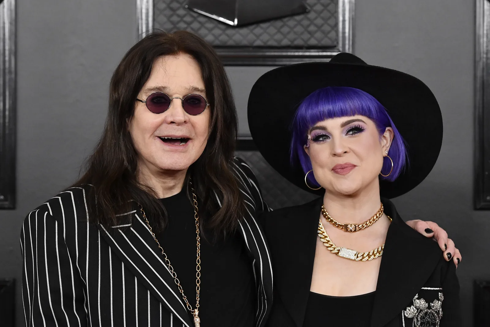 Kelly Osbourne diz que voltou a beber após a morte do pai, Ozzy
